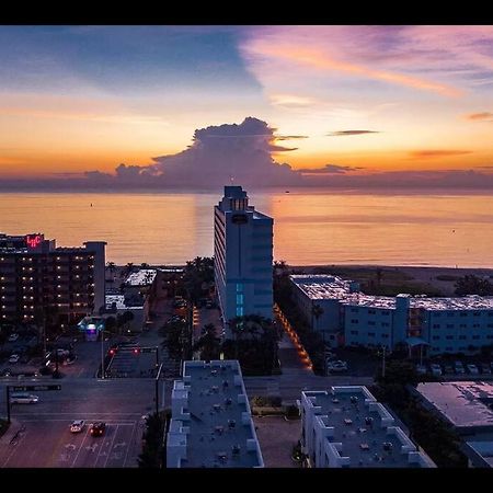 Across The Ocean Few Steps To Beach Contemporary Three Bedroom Townhouse Pompano Beach Esterno foto