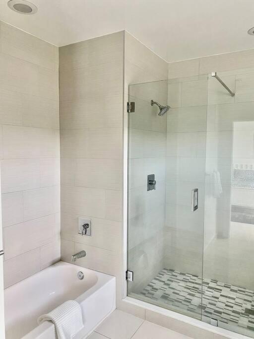 Across The Ocean Few Steps To Beach Contemporary Three Bedroom Townhouse Pompano Beach Esterno foto