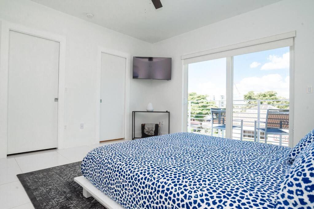 Across The Ocean Few Steps To Beach Contemporary Three Bedroom Townhouse Pompano Beach Esterno foto