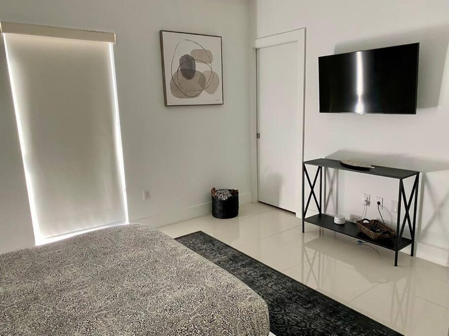 Across The Ocean Few Steps To Beach Contemporary Three Bedroom Townhouse Pompano Beach Esterno foto