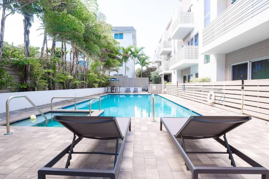 Across The Ocean Few Steps To Beach Contemporary Three Bedroom Townhouse Pompano Beach Esterno foto