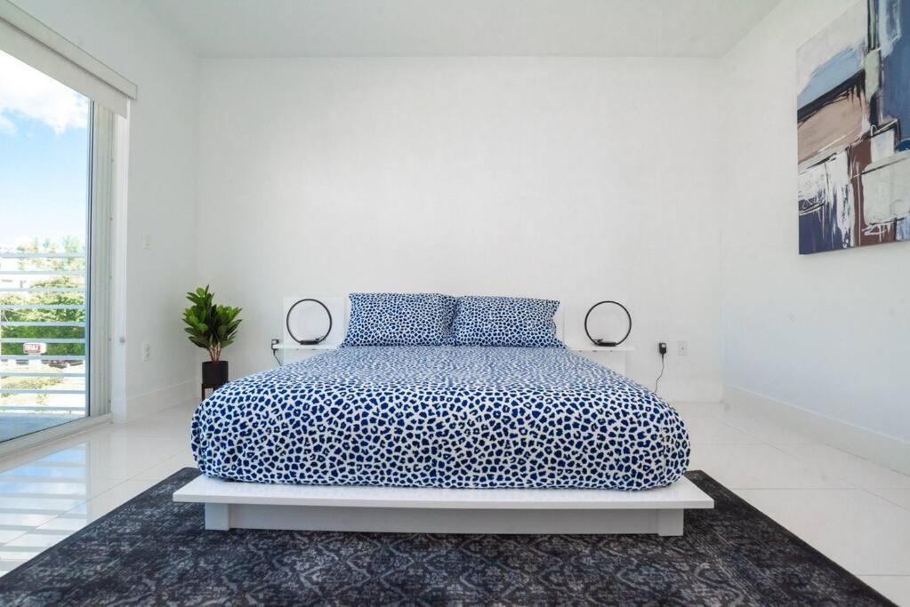 Across The Ocean Few Steps To Beach Contemporary Three Bedroom Townhouse Pompano Beach Esterno foto