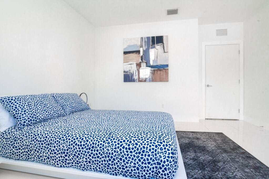 Across The Ocean Few Steps To Beach Contemporary Three Bedroom Townhouse Pompano Beach Esterno foto