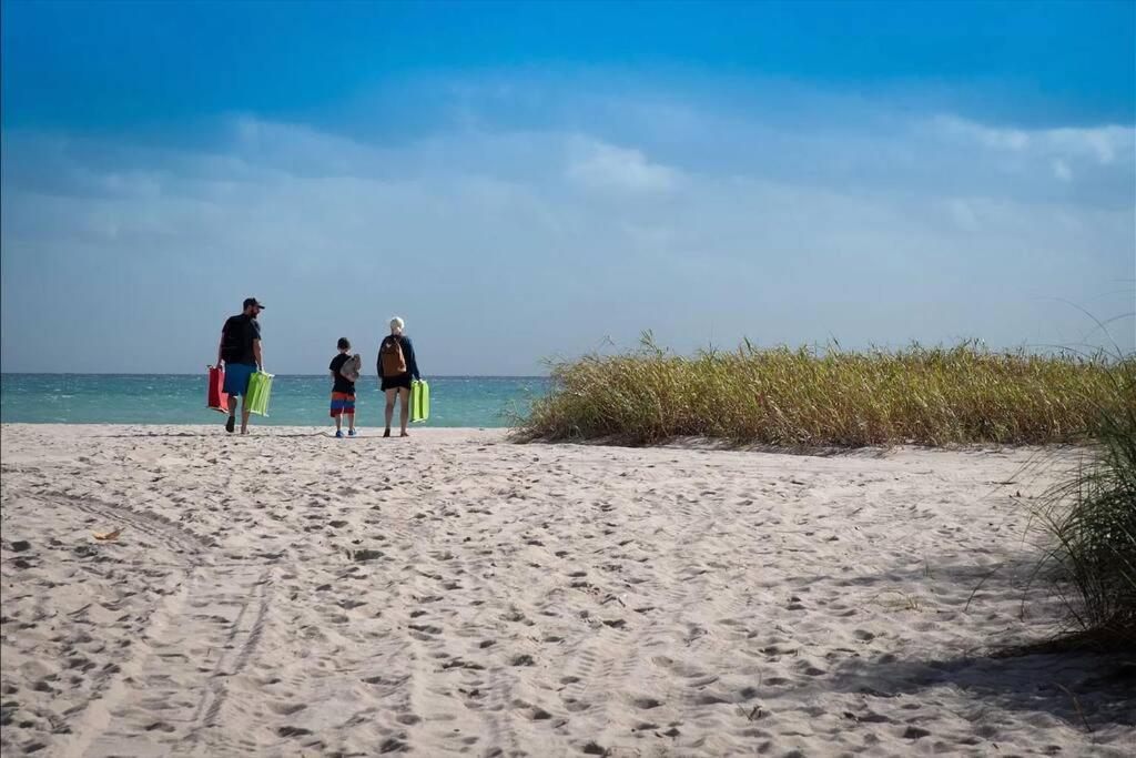 Across The Ocean Few Steps To Beach Contemporary Three Bedroom Townhouse Pompano Beach Esterno foto