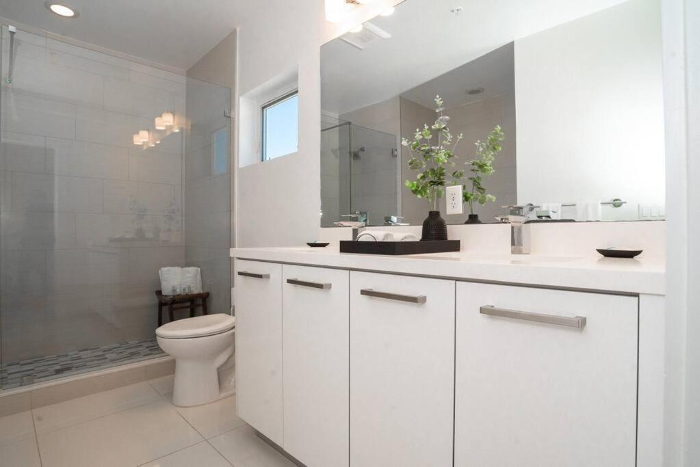 Across The Ocean Few Steps To Beach Contemporary Three Bedroom Townhouse Pompano Beach Esterno foto